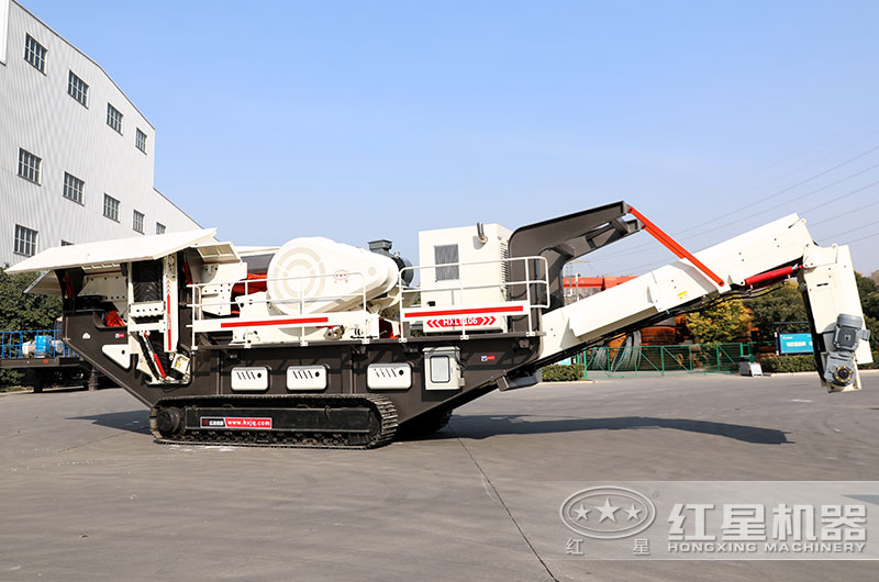履帶式移動(dòng)碎石機(jī)伸縮自如，轉(zhuǎn)場(chǎng)自由